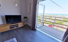 180 degrees sea view 180度全海景房
